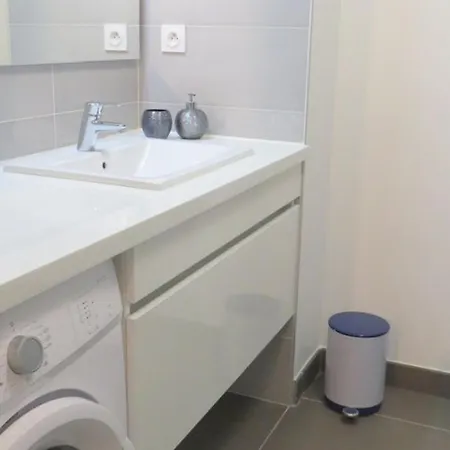 T3 Climatise Avec Piscine Proche Plage, Terrasse Et Parking, Pour 4 Personnes Au Barcares - Fr-1-529-68 르발카레스