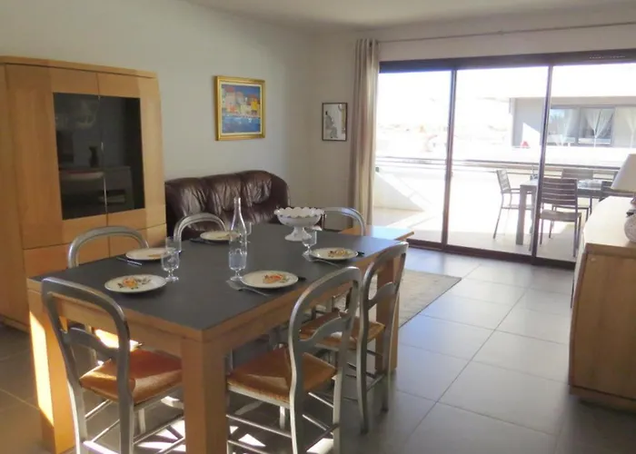 T3 Climatise Avec Piscine Proche Plage, Terrasse Et Parking, Pour 4 Personnes Au Barcares - Fr-1-529-68 * Le Barcarès